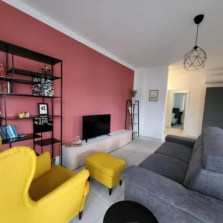 Azzurra Apartment *
